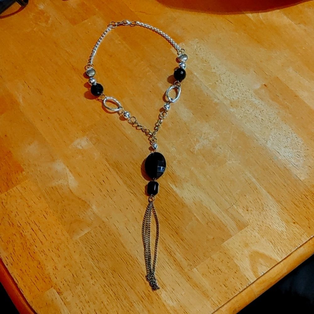 🍀3 for $25🍀Black/Silvertone necklac3